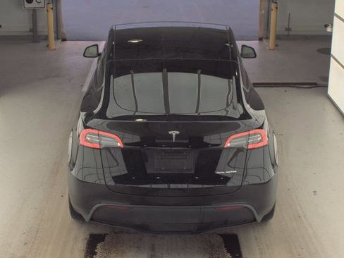 Used 2023 Tesla Model Y Long Range image 14