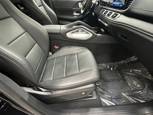 Used 2025 Mercedes-Benz GLS 450 4MATIC image 14