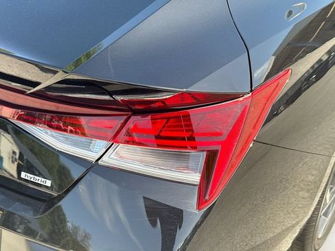 Used 2025 Hyundai Elantra Limited FWD image 27
