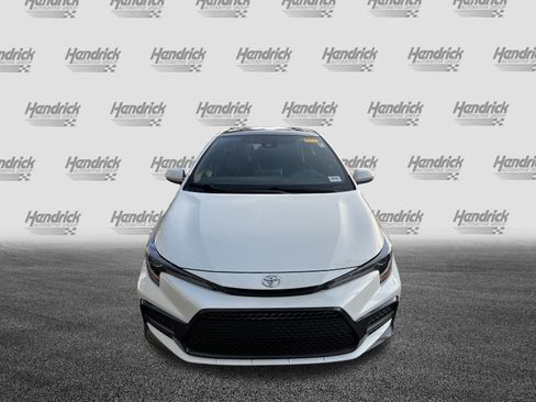 Used 2021 Toyota Corolla SE w/ SE Premium Package image 3