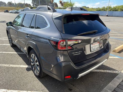Used 2023 Subaru Outback Limited XT AWD/4WD image 5