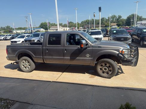 Used 2013 Ford F250 Lariat w/ Chrome Pkg AWD/4WD image 5