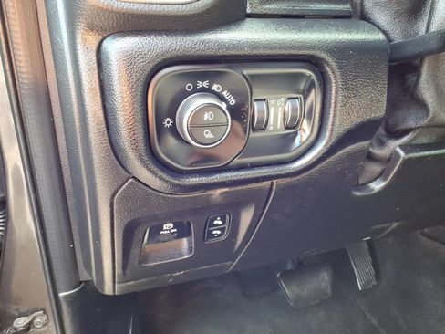 Used 2019 RAM 1500 Big Horn AWD/4WD image 19
