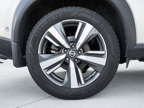 Used 2021 Nissan Rogue Platinum FWD image 13