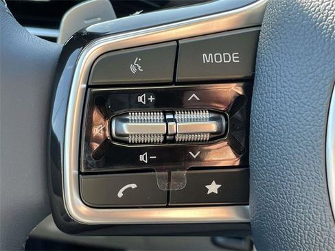 New 2026 Kia Carnival EX image 29