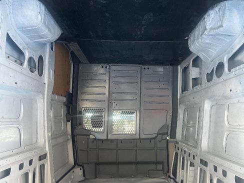 Used 2019 Nissan NV 2500 S image 21