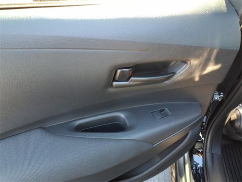 Used 2024 Toyota Corolla LE image 6