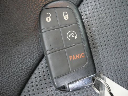 Used 2023 Jeep Compass Latitude w/ Sun and Sound Group AWD/4WD image 28