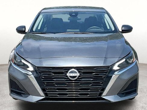 Used 2025 Nissan Altima 2.5 SV FWD image 4