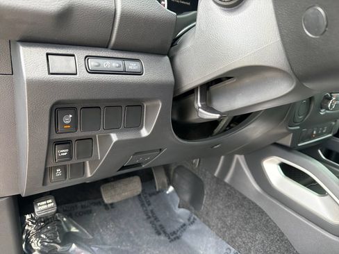 Certified 2025 Nissan Frontier SV RWD image 16