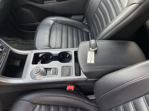 Used 2022 Ford Edge SEL image 18