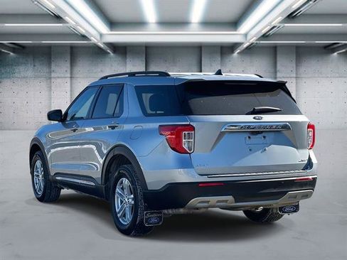 Used 2023 Ford Explorer XLT w/ Equipment Group 202A AWD/4WD image 6