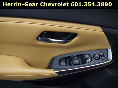 Used 2020 Nissan Sentra SV w/ SV Premium Package image 11