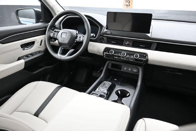 New 2026 Honda Pilot Touring image 10