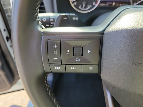 Used 2025 Nissan Rogue SV image 19