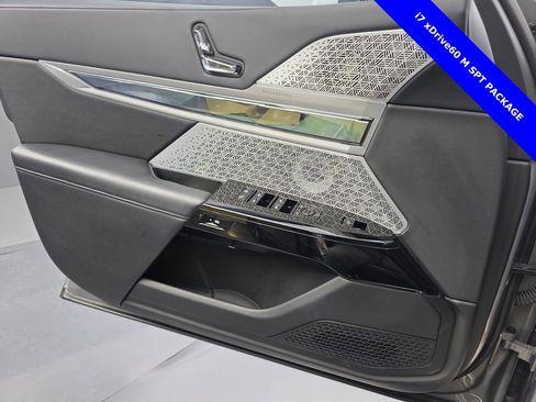 Used 2023 BMW i7 xDrive60 image 26