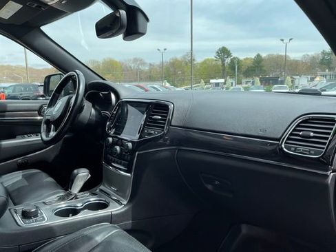 Used 2021 Jeep Grand Cherokee Overland AWD/4WD image 30