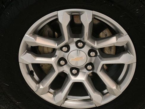 Used 2023 Chevrolet Silverado 1500 LT AWD/4WD image 21