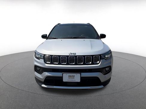 Used 2025 Jeep Compass Limited AWD/4WD image 3