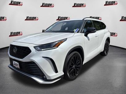 Used 2024 Toyota Highlander XSE
