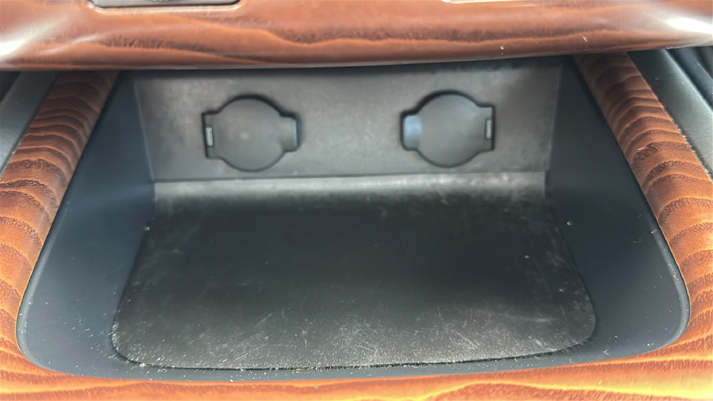Used 2017 Nissan Pathfinder Platinum w/ Family Entertainment Package FWD image 29