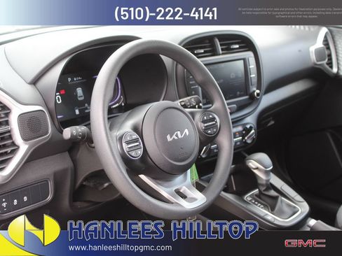 Used 2025 Kia Soul S FWD image 11