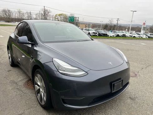 Used 2020 Tesla Model Y Long Range image 3