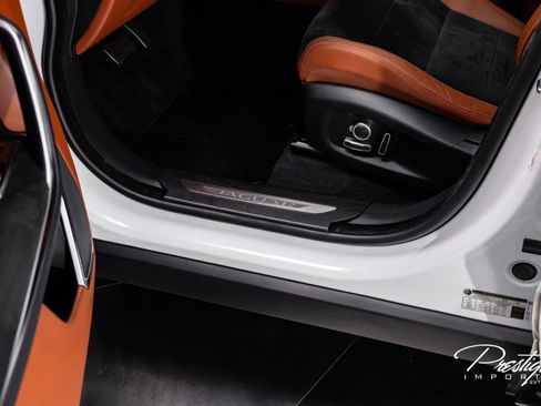 Used 2024 Jaguar F-PACE SVR image 26