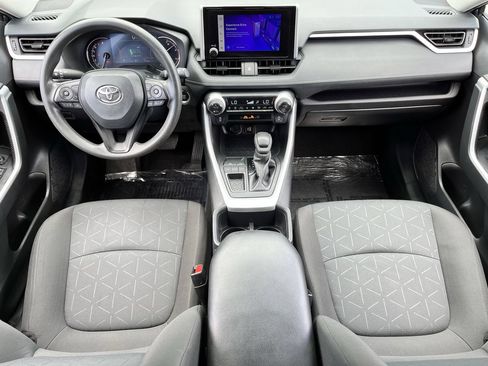 Used 2024 Toyota RAV4 XLE FWD image 9