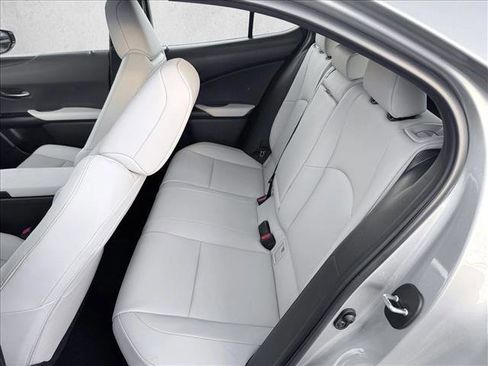 Used 2024 Lexus UX 250h F Sport image 18