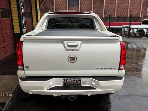 Used 2013 Cadillac Escalade EXT Luxury image 6