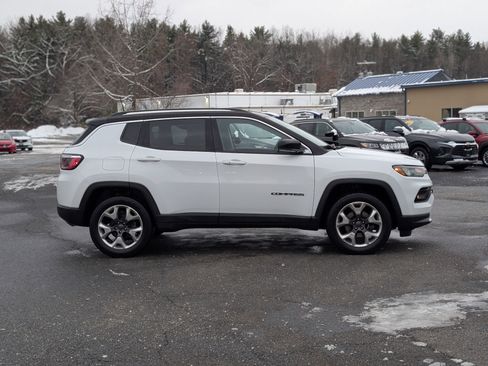 Used 2022 Jeep Compass Limited image 12