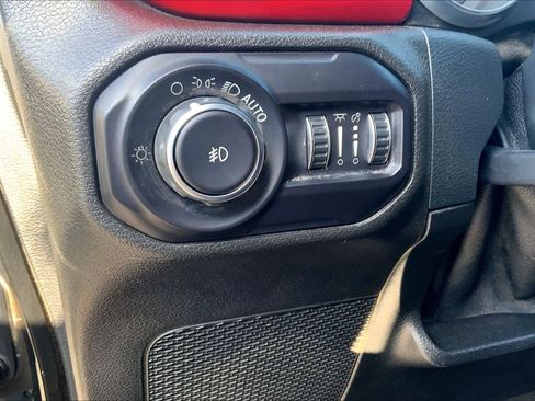Used 2018 Jeep Wrangler Unlimited Rubicon AWD/4WD image 31