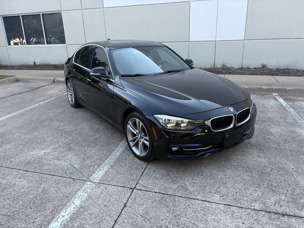 Used 2017 BMW 330i Sedan RWD image 4
