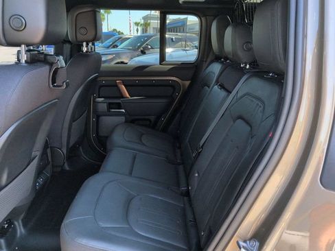 Used 2023 Land Rover Defender 110 X AWD/4WD image 12
