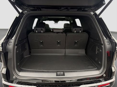 New 2026 Chevrolet Traverse RS w/ LPO, Floor Liner Package FWD image 27