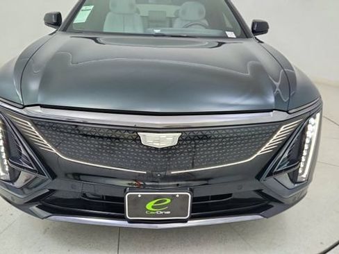 Used 2024 Cadillac Lyriq Sport image 9