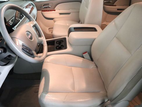 Used 2014 GMC Sierra 3500 SLT w/ SLT Convenience Package image 34