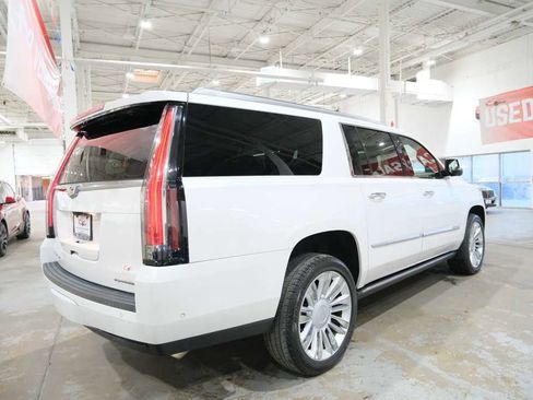 Used 2020 Cadillac Escalade ESV Platinum AWD/4WD image 12