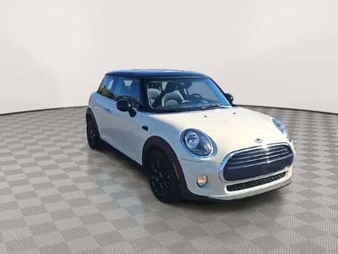 Used 2019 MINI Cooper 2-Door Hardtop image 2
