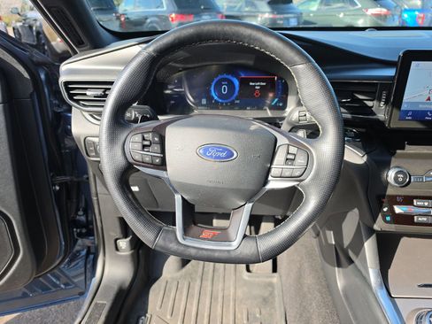Used 2020 Ford Explorer ST image 11
