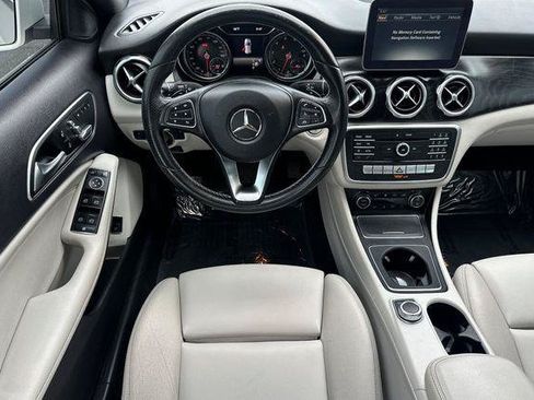Used 2018 Mercedes-Benz GLA 250 image 15