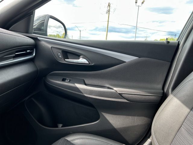 Used 2024 Buick Envista Sport Touring w/ Convenience I Package FWD image 40