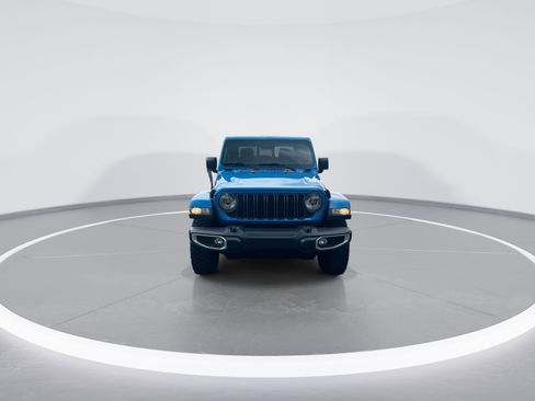 Used 2025 Jeep Gladiator Sport AWD/4WD image 3