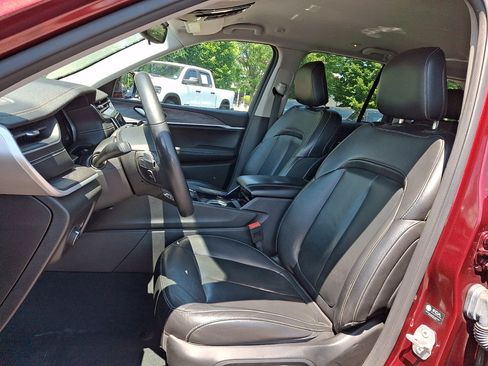 Used 2023 Jeep Grand Cherokee Limited AWD/4WD image 24