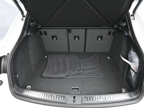 Certified 2026 Porsche Macan AWD/4WD image 26