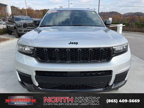 New 2025 Jeep Grand Cherokee L Altitude image 34