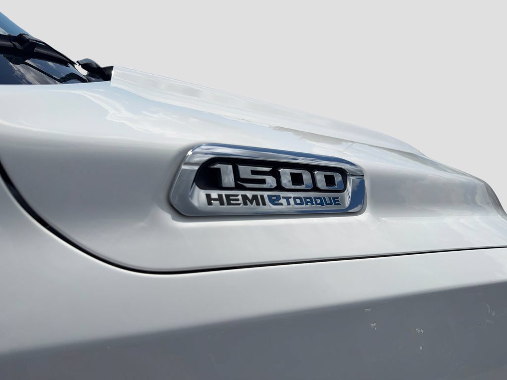 Used 2023 RAM 1500 Laramie AWD/4WD image 9