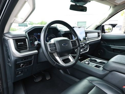 Used 2024 Ford Expedition XLT RWD image 26