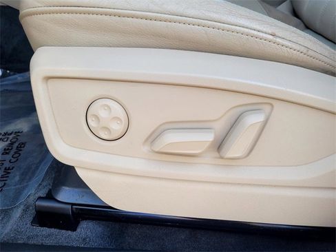 Used 2018 Audi Q5 2.0T Premium Plus w/ Premium Plus Package image 12